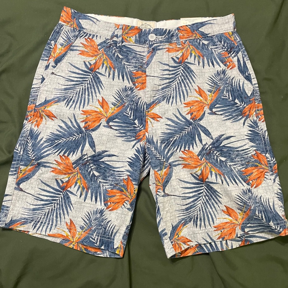St. John's Bay Shorts Mens 32 Grey Shadow Leafy Tropical Bird of Paradise Cotton